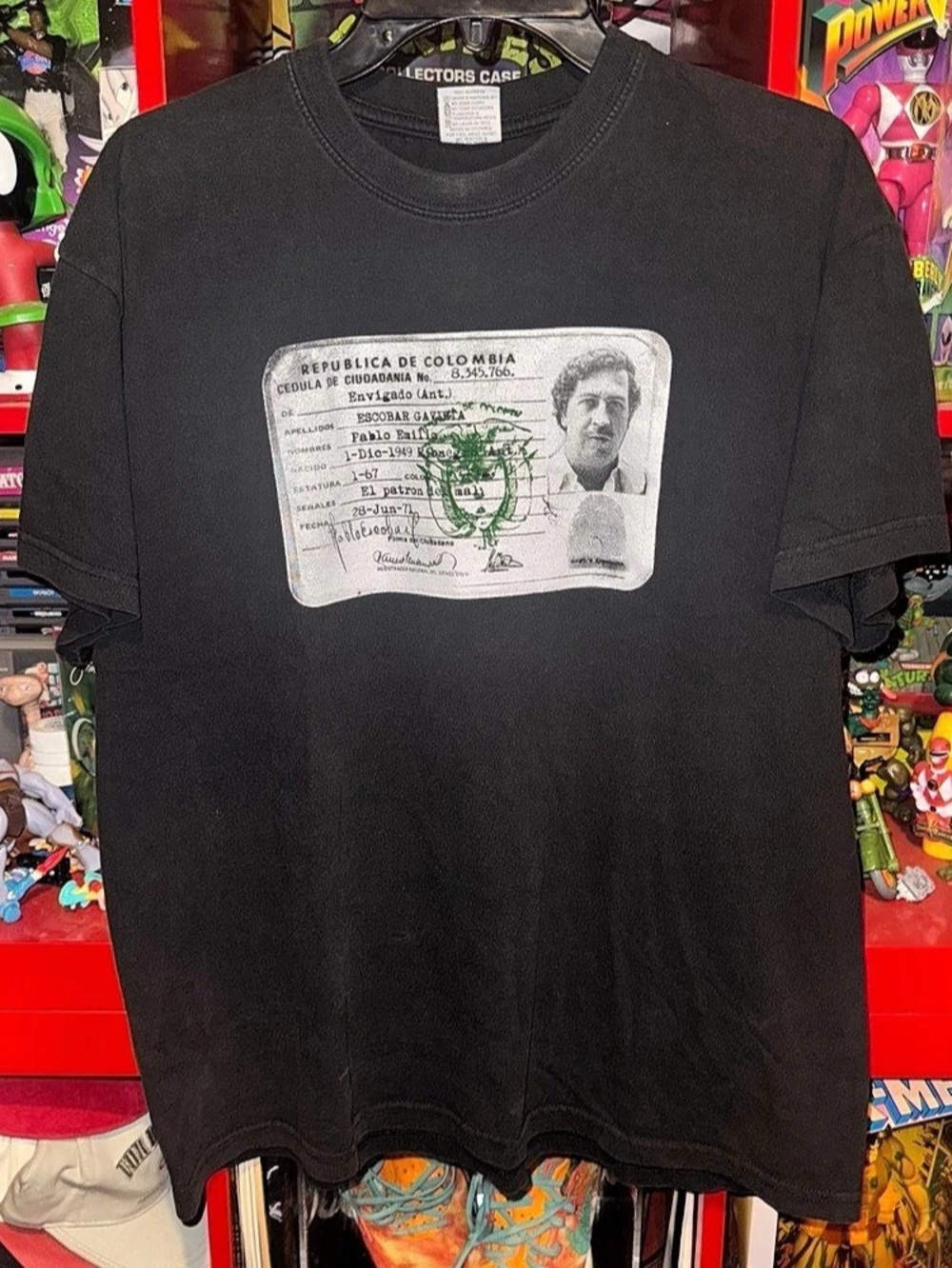 Vintage 90’s Pablo Escobar passport x T-shirt